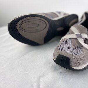 🌹Size 8 Dr. Scholl's Gray Athletic Slip-On walking sneakers